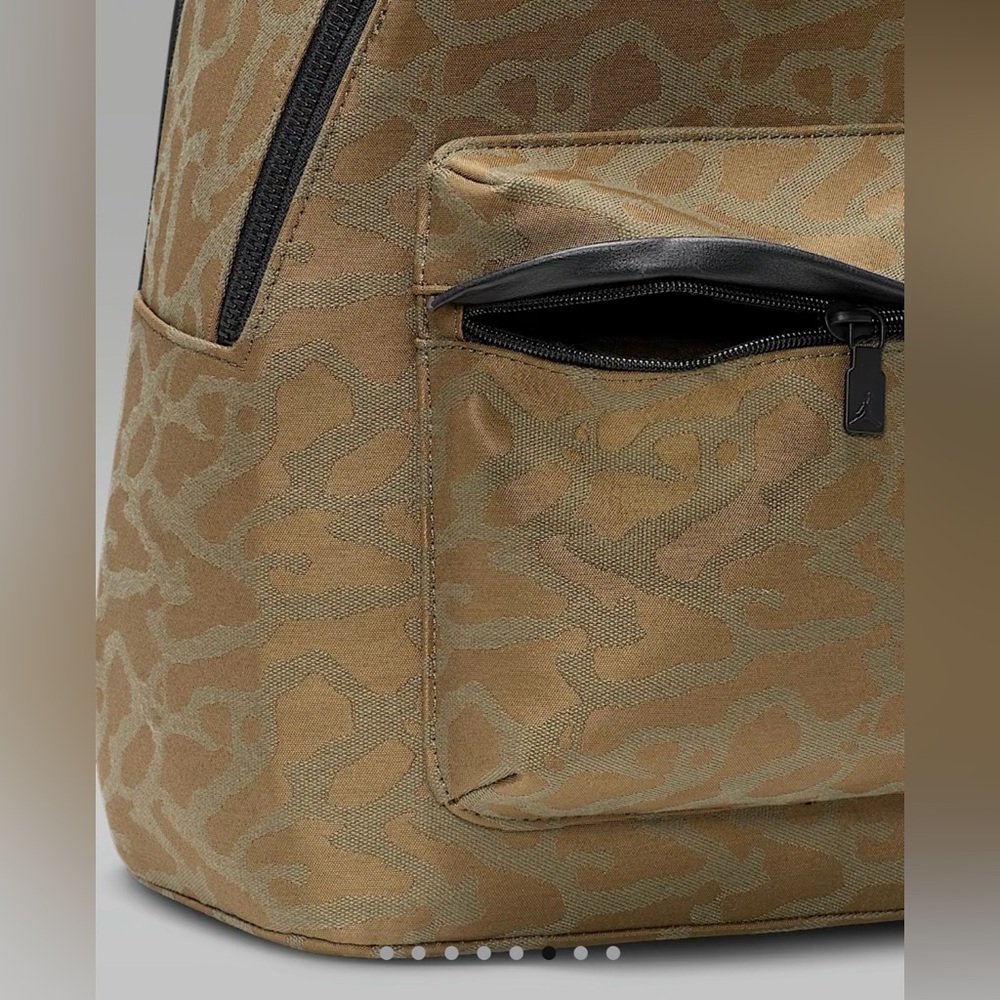 Jordan Monogram Backpack (20L) - Picture 6 of 8